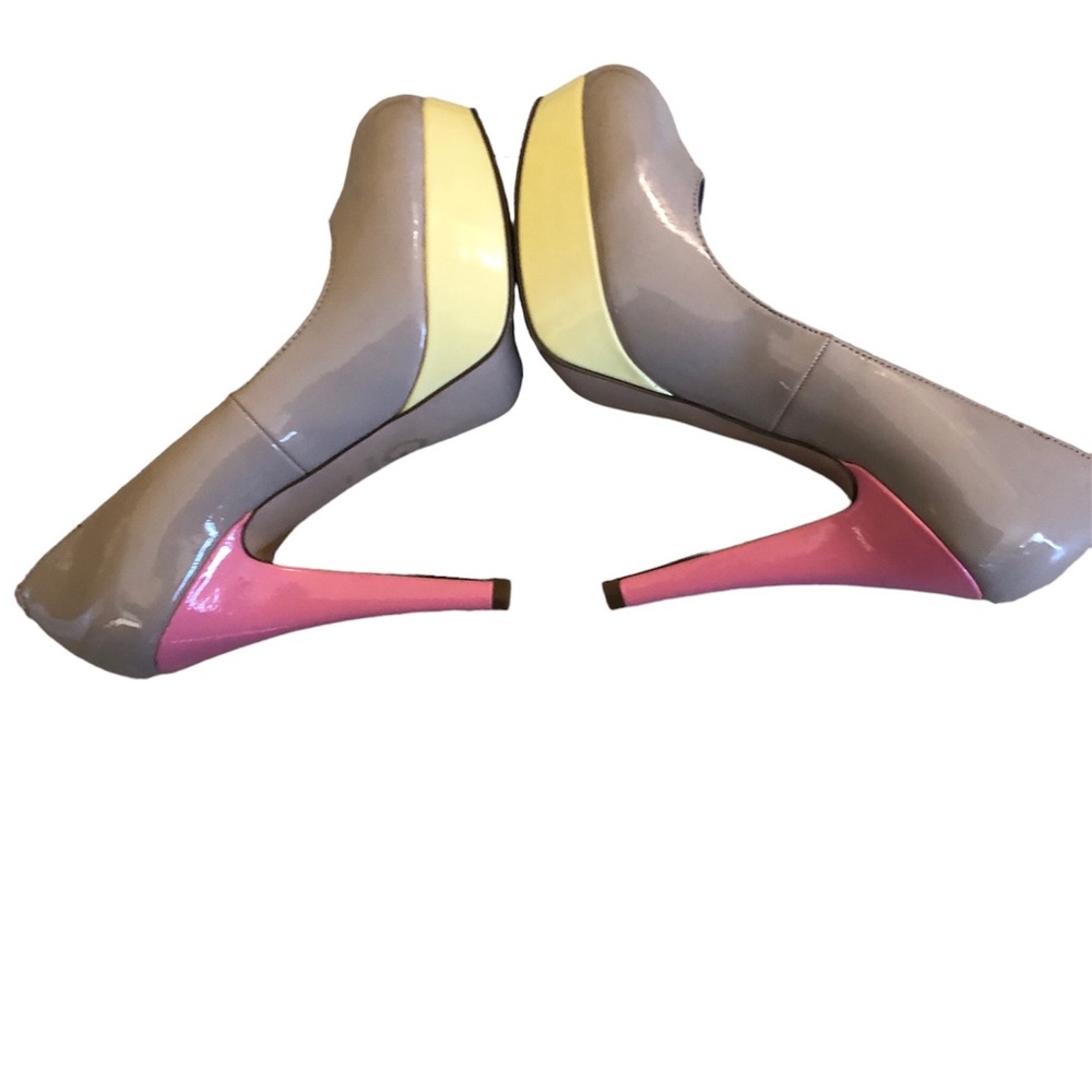 G By Guess Size 7.5. Patent Leather. Round Toe. Pink Yellow Beige. Platforms - Picture 4 of 6